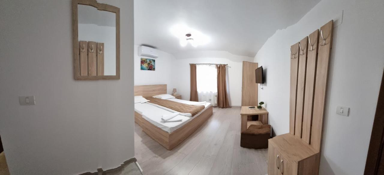 Cusali Pensiune Topolovatu Mare Bagian luar foto